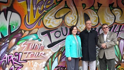 Tod with Stephanie Klett, Keith Bosman - get behind the arts