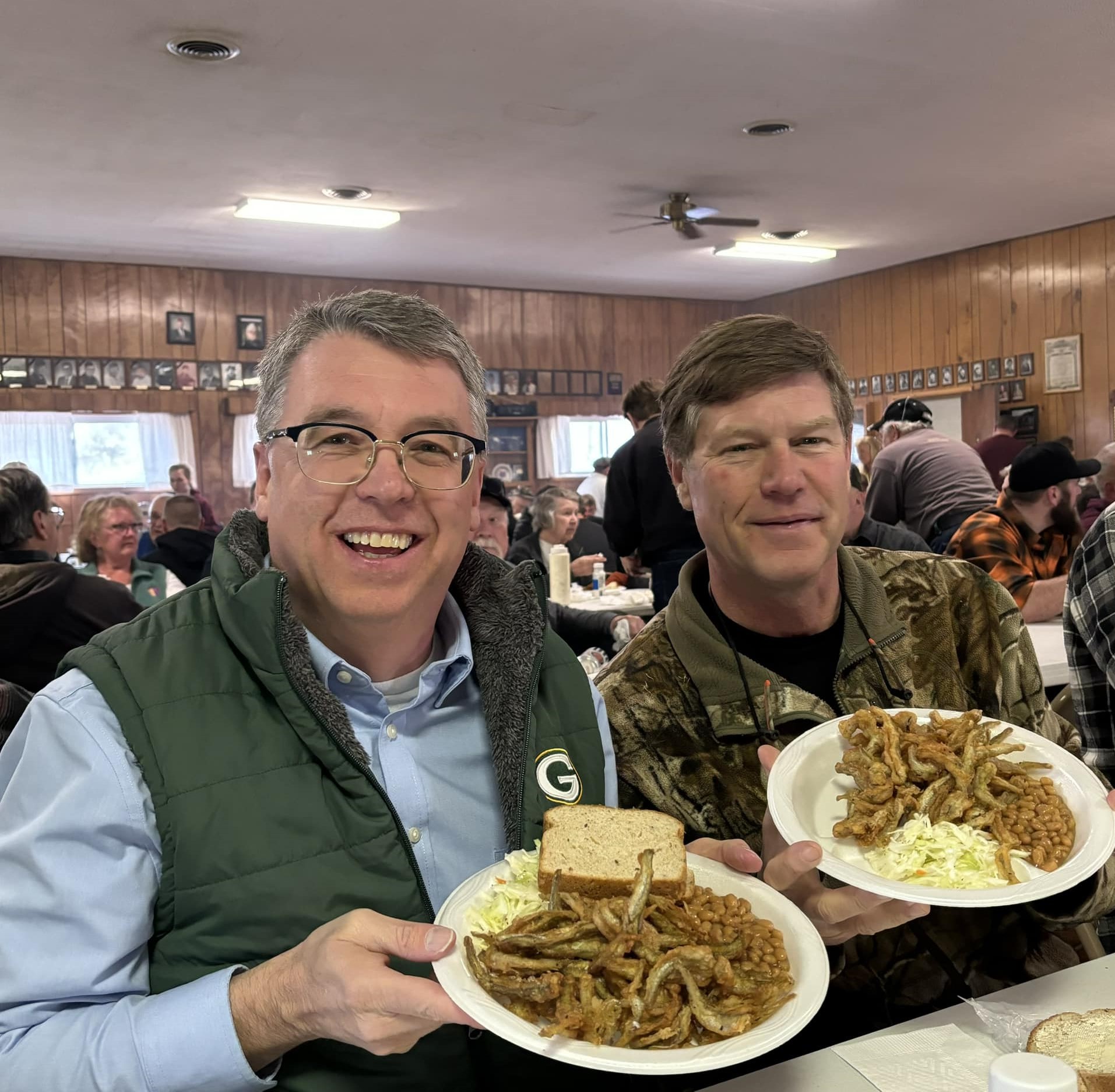 Senator Pfaff and former Congressman Ron Kind at a smelt fry in Stoddard