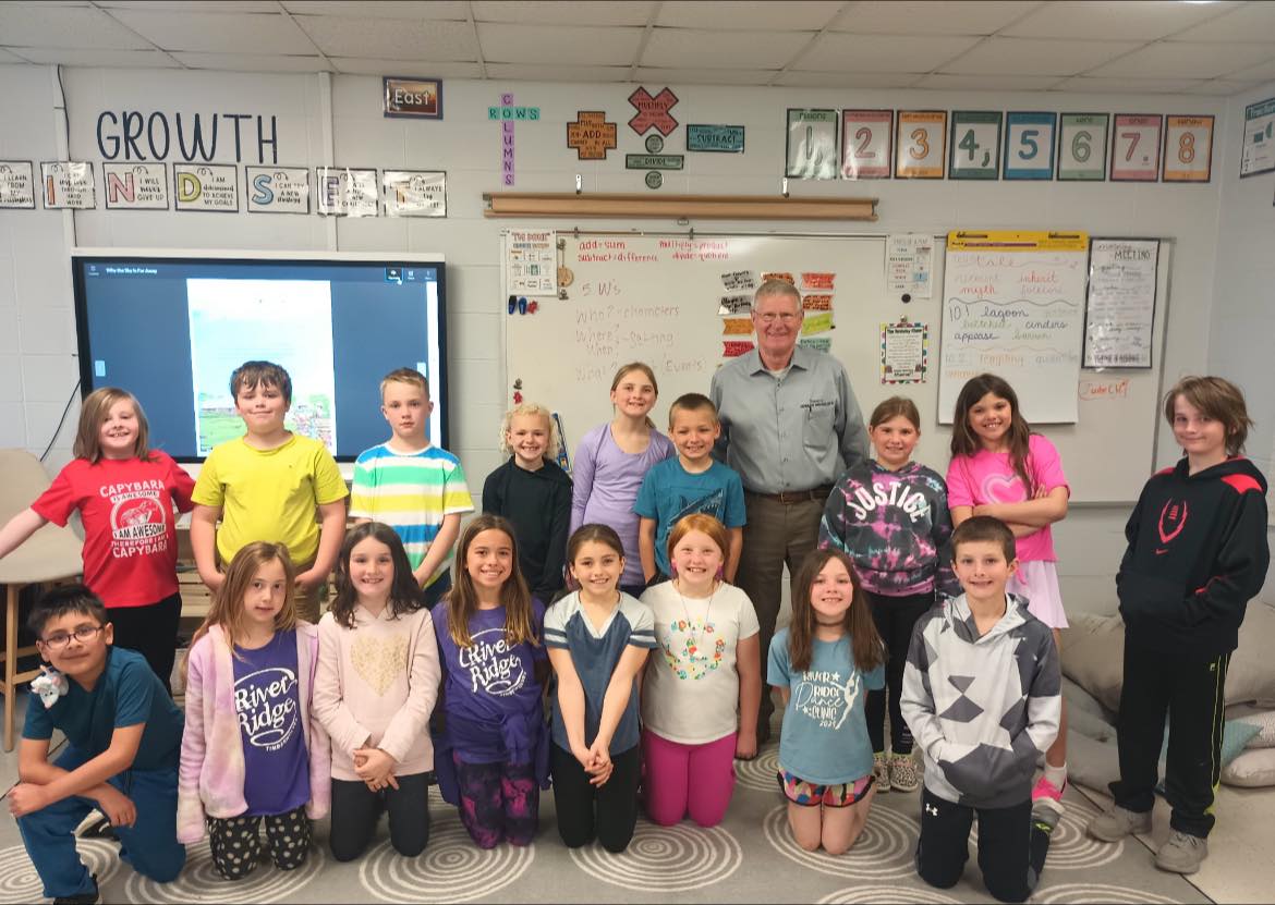 Senator Marklein at River Ridge School with Mrs. Kuenster's 3rd Grade Class.